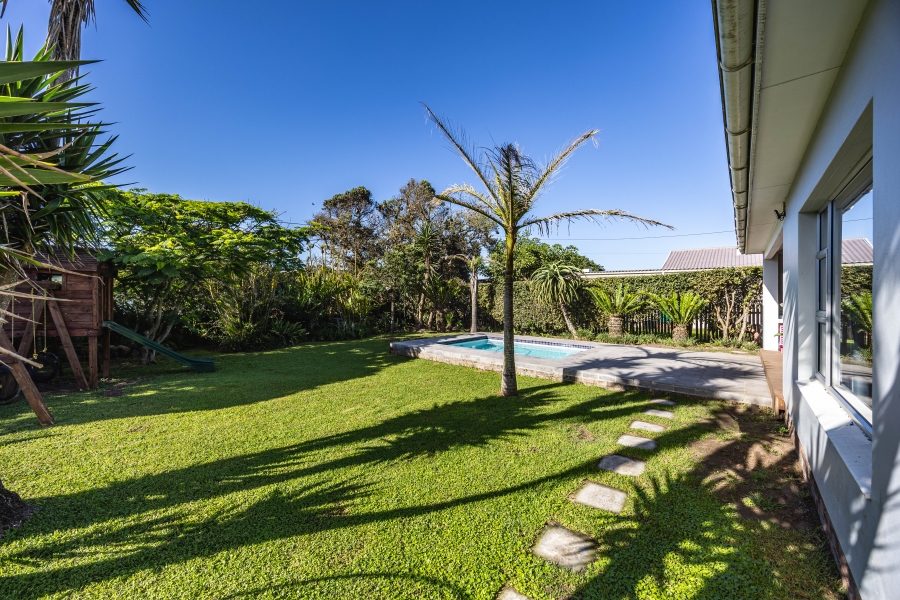 To Let 4 Bedroom Property for Rent in Kidds Beach Eastern Cape